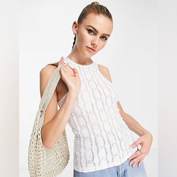 NWT Topshop racer eyelet tank top in white - Picture 1 of 5